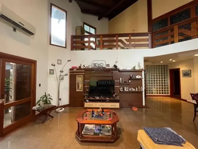 Casa 5 quartos e 5 banheiros, à venda, no bairro Jurerê em Florianópolis