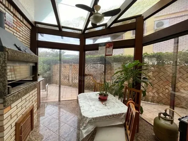Casa 5 quartos e 5 banheiros, à venda, no bairro Jurerê em Florianópolis