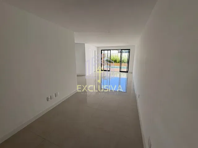 Casa com 265m² 4 quartos e 6 banheiros, à venda, no bairro Jardim Guanabara em Rio de Janeiro
