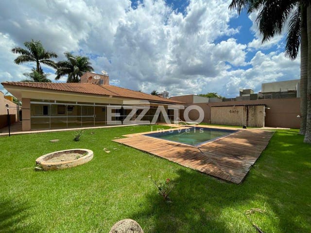 Casa com 1200m² 4 quartos e 4 banheiros, à venda, no bairro Jardim Mônaco em Dourados