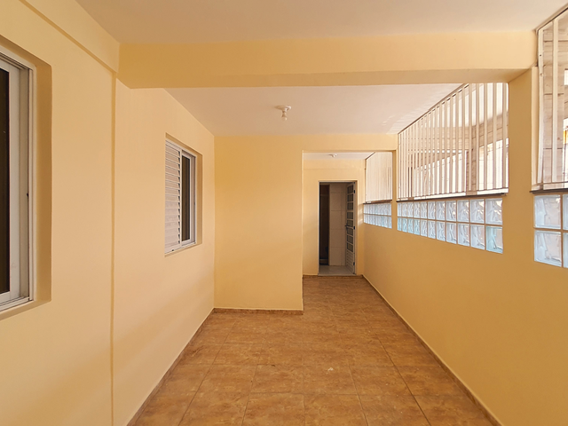 Casa com 02 dormitórios para Locação na Vila Brasilândia