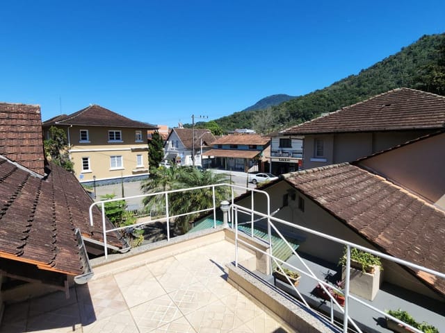 Casa com 405m², à venda, no bairro Centro em Pomerode