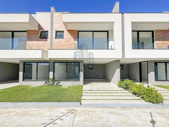 Casa 3 quartos e 3 banheiros, à venda, no bairro Santa Felicidade em Curitiba