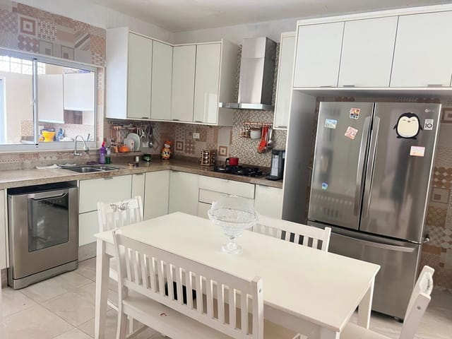 Casa com 360m² 4 quartos e 4 banheiros, à venda, no bairro Jardim Apolo em São José dos Campos