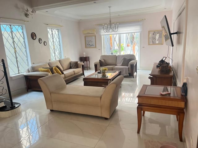 Casa com 360m² 4 quartos e 4 banheiros, à venda, no bairro Jardim Apolo em São José dos Campos