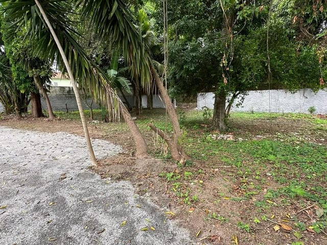 Casa com 1000m² 3 quartos e 2 banheiros, para alugar, no bairro Piratininga em Niterói