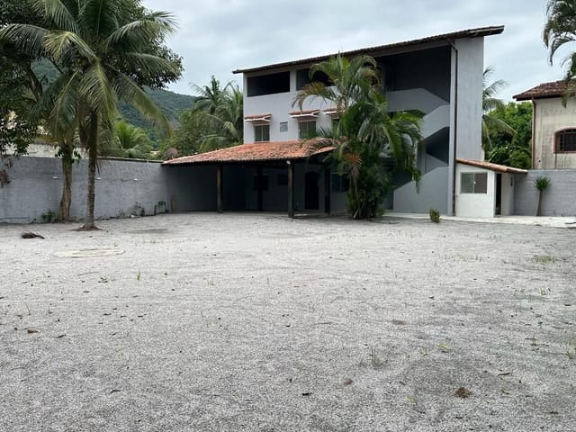 Casa com 1000m² 3 quartos e 2 banheiros, para alugar, no bairro Piratininga em Niterói
