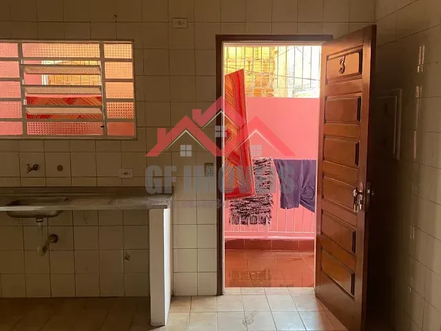 Casa 1 quarto e 1 banheiro, para alugar, no bairro Jardim Suína em Taboão da Serra