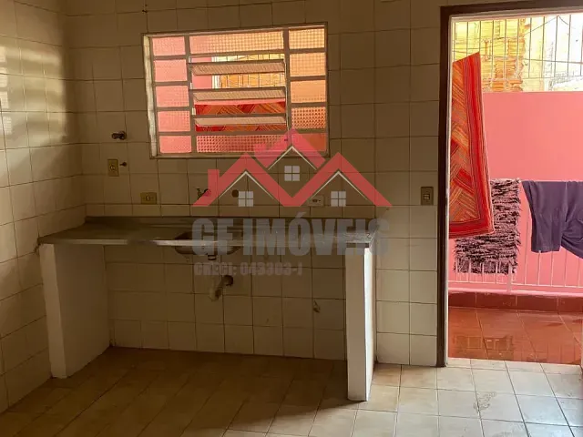 Casa 1 quarto e 1 banheiro, para alugar, no bairro Jardim Suína em Taboão da Serra
