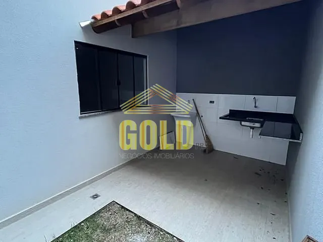 Casa com 125m² 3 quartos e 2 banheiros, à venda, no bairro Michael Licha em Londrina