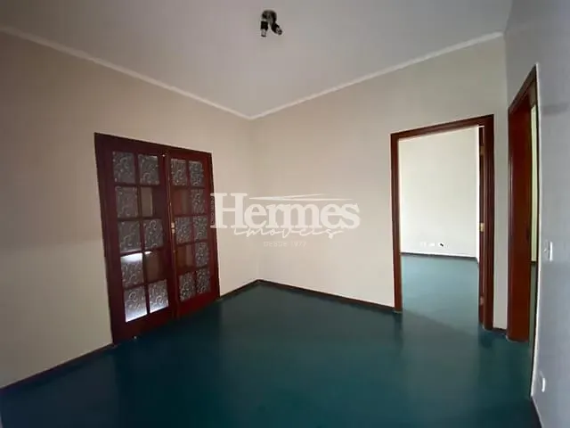 Casa com 360m² 3 quartos e 2 banheiros, à venda, no bairro Nossa Senhora Aparecida em Paulínia