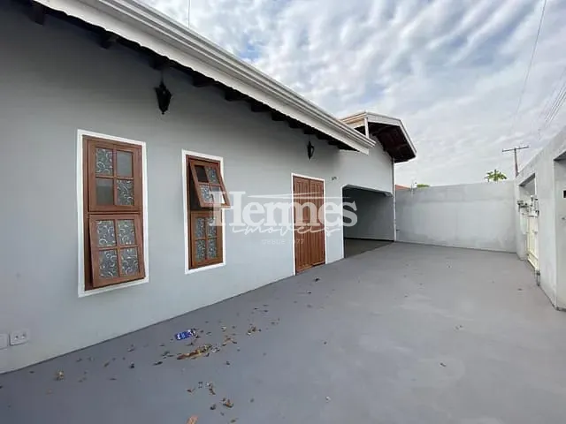 Casa com 360m² 3 quartos e 2 banheiros, à venda, no bairro Nossa Senhora Aparecida em Paulínia