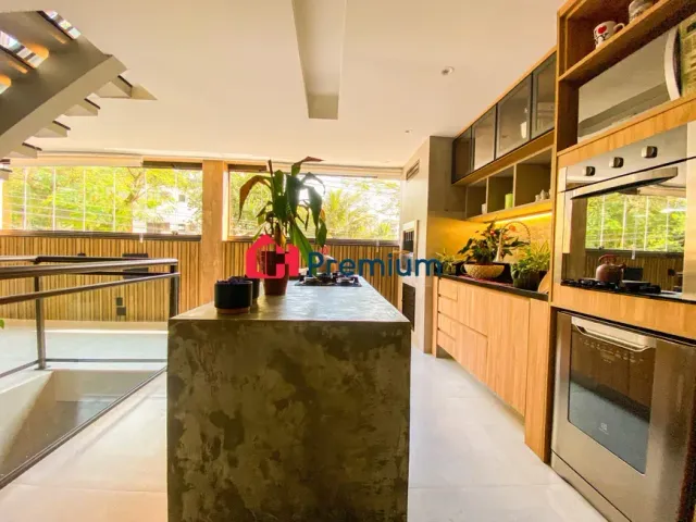 Casa 5 quartos e 4 banheiros, à venda, no bairro Freguesia (Jacarepaguá) em Rio de Janeiro