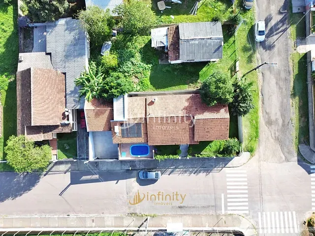 Casa com 400m² 3 quartos e 3 banheiros, à venda, no bairro Vila Ivete em Mafra