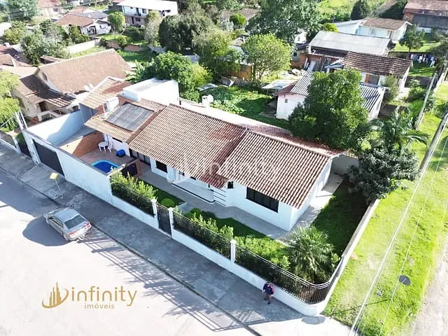 Casa com 400m² 3 quartos e 3 banheiros, à venda, no bairro Vila Ivete em Mafra