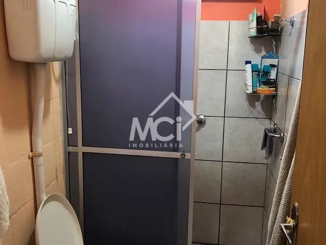 Casa 2 quartos e 1 banheiro, à venda, no bairro Areal em Pelotas