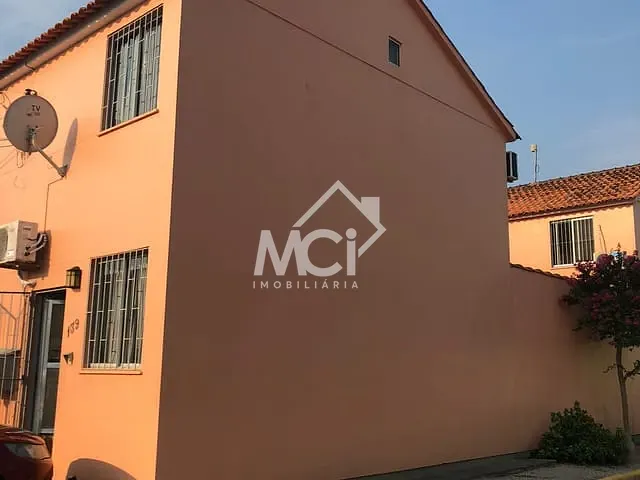 Casa 2 quartos e 1 banheiro, à venda, no bairro Areal em Pelotas