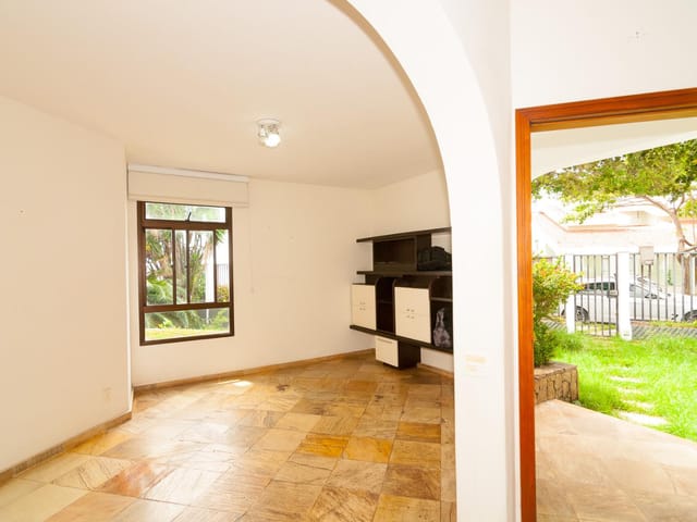 Casa com 603m² 4 quartos e 6 banheiros, à venda, no bairro Ilha do Boi em Vitória