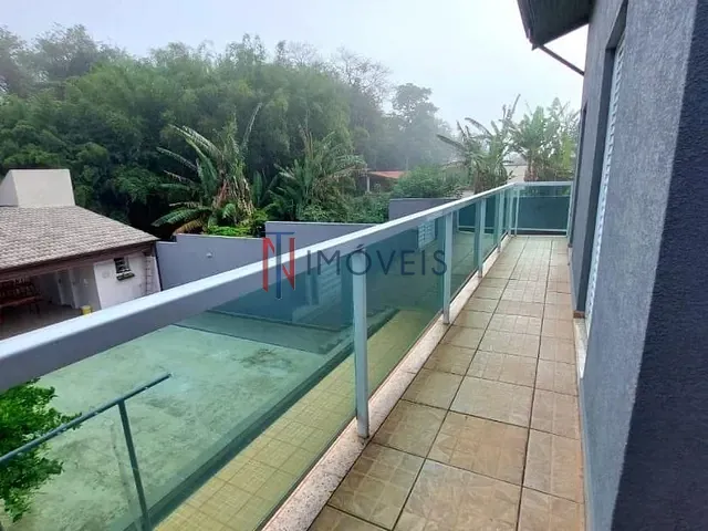 Casa com 450m², à venda, no bairro Jardim Marginal em Bom Jesus dos Perdões