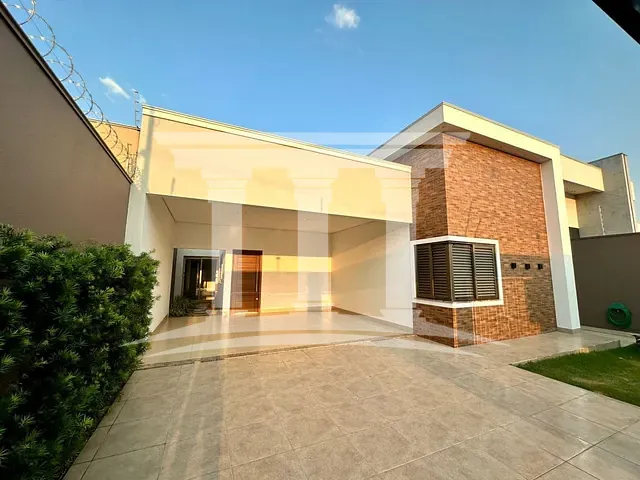 Casa com 360m², à venda, no bairro Setor Industrial em Sinop