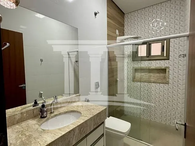 Casa com 360m², à venda, no bairro Setor Industrial em Sinop