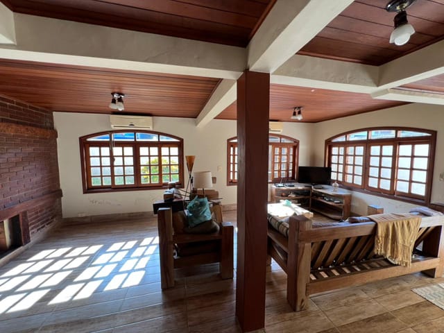 Casa 4 quartos e 3 banheiros, à venda, no bairro Perequê em Ilhabela