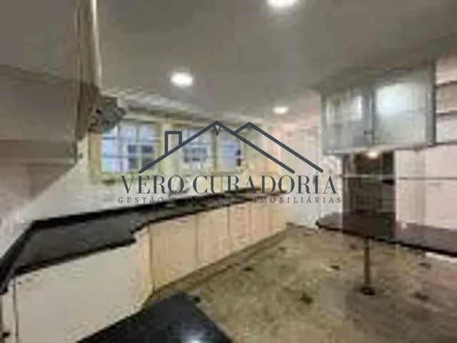 Casa com 300m² 3 quartos e 5 banheiros, à venda, no bairro Vila Oliveira em Mogi das Cruzes