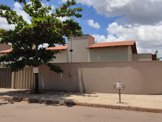 Casa com 255m² 3 quartos e 2 banheiros, à venda, no bairro Residencial Tempo Novo em Goiânia