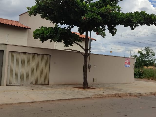 Casa com 255m² 3 quartos e 2 banheiros, à venda, no bairro Residencial Tempo Novo em Goiânia