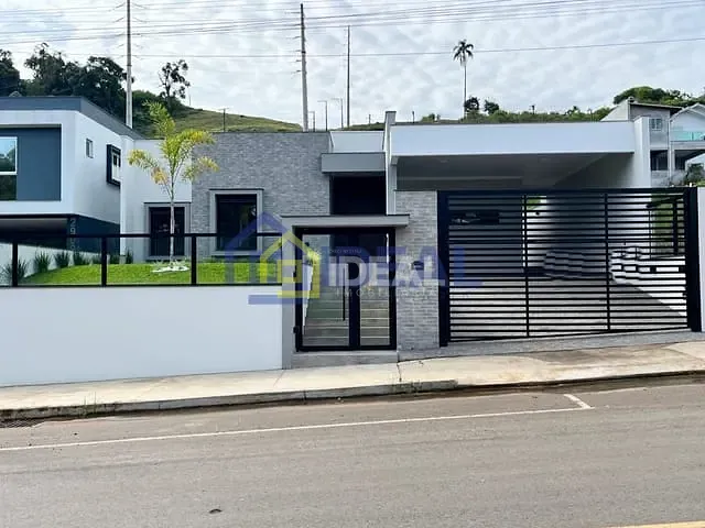 Casa com 298m² 3 quartos e 2 banheiros, à venda, no bairro Jardim em Concórdia