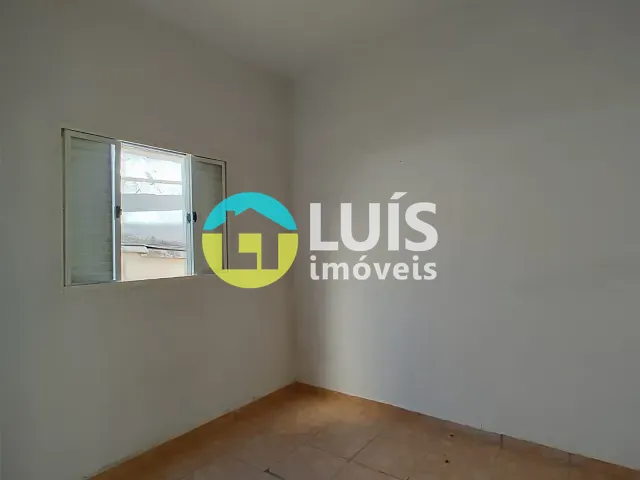 Casa 3 quartos e 1 banheiro, para alugar, no bairro Centro em Guaranésia
