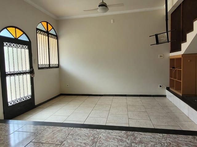 Casa com 150m² 3 quartos e 2 banheiros, à venda, no bairro Vila Valqueire em Rio de Janeiro