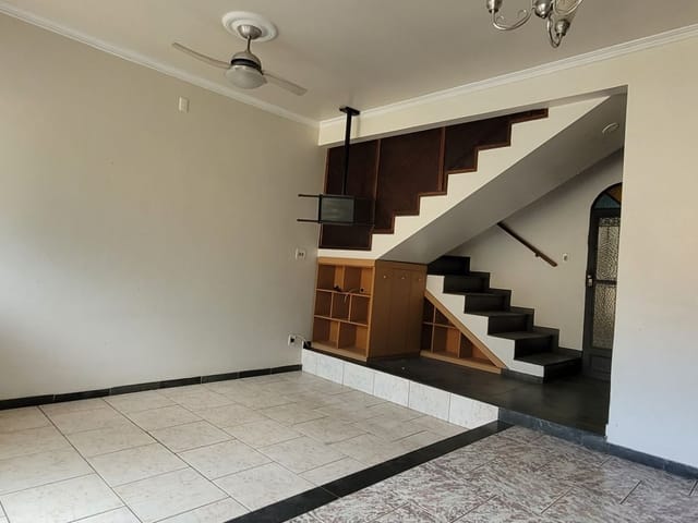 Casa com 150m² 3 quartos e 2 banheiros, à venda, no bairro Vila Valqueire em Rio de Janeiro