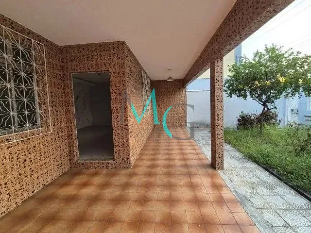 Casa com 402m² 5 quartos e 2 banheiros, à venda, no bairro Campo Grande em Rio de Janeiro