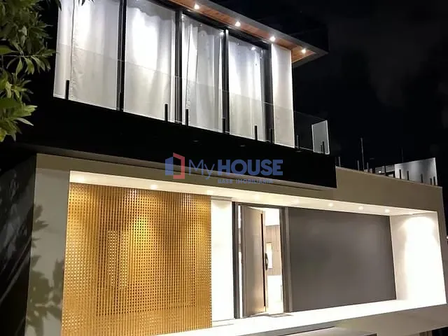 Casa 4 quartos e 5 banheiros, à venda, no bairro Nossa Senhora da Vitória em Ilhéus
