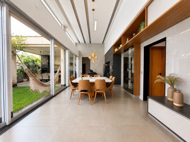 Casa com 434m² 4 quartos e 2 banheiros, à venda, no bairro Cidade Vera Cruz em Aparecida de Goiânia