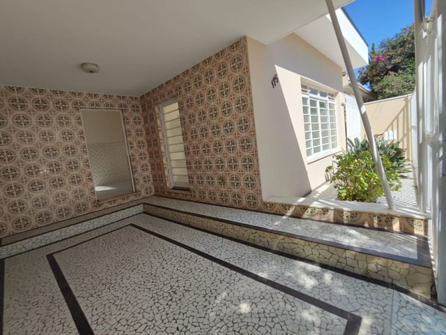 Foto do Casa - Casa com 3 dormitórios para alugar, 212 m² por R$ 2.200/mês - São Vicente - Itajubá/MG | MOHALLEM e LOPES CORRETAGEM E ADMINISTRACAO DE IMOVEIS LTDA