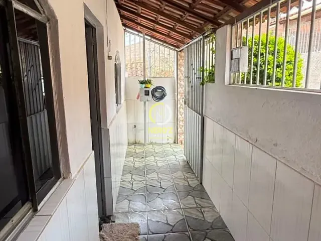 Casa 2 quartos e 1 banheiro, à venda, no bairro Serapiao em Dom Cavati