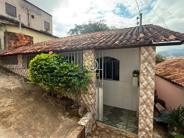 Casa 2 quartos e 1 banheiro, à venda, no bairro Serapiao em Dom Cavati