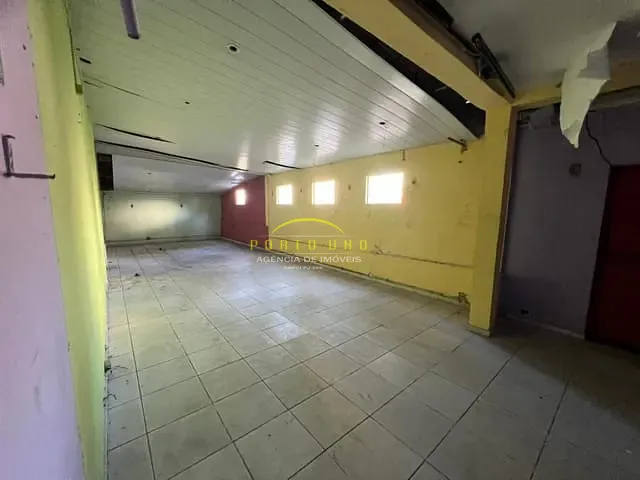 Casa com 390m², para alugar, no bairro Caminho das Árvores em Salvador