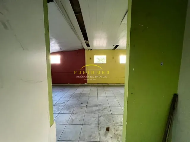 Casa com 390m², para alugar, no bairro Caminho das Árvores em Salvador