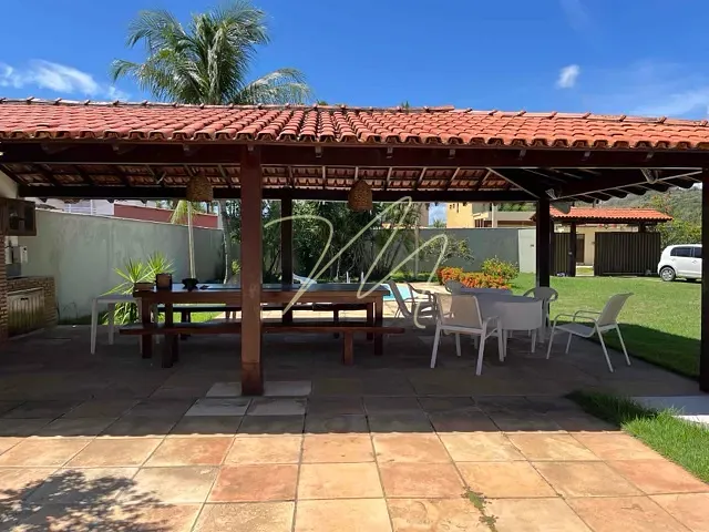 Casa com 1365m² 5 quartos e 5 banheiros, à venda, no bairro Olivença em Ilhéus