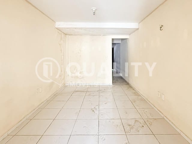 Casa com 75m² 2 quartos e 1 banheiro, à venda, no bairro Siqueira em Fortaleza