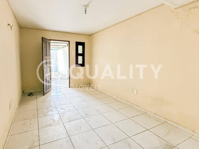 Casa com 75m² 2 quartos e 1 banheiro, à venda, no bairro Siqueira em Fortaleza