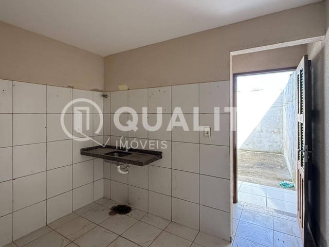Casa com 75m² 2 quartos e 1 banheiro, à venda, no bairro Siqueira em Fortaleza