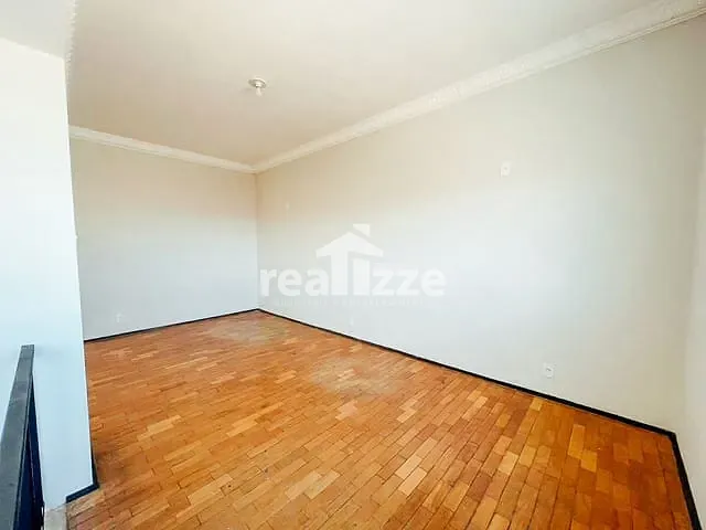Casa 3 quartos e 1 banheiro, para alugar, no bairro Centro em Itapira