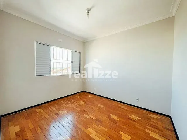 Casa 3 quartos e 1 banheiro, para alugar, no bairro Centro em Itapira