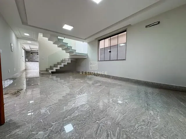 Casa 3 quartos e 3 banheiros, à venda, no bairro Jardim Belvedere em Volta Redonda