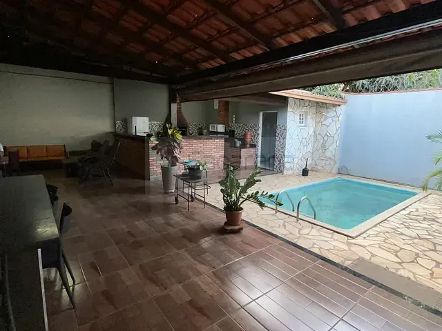 Casa 3 quartos e 3 banheiros, à venda, no bairro Santo Antônio em Patrocínio