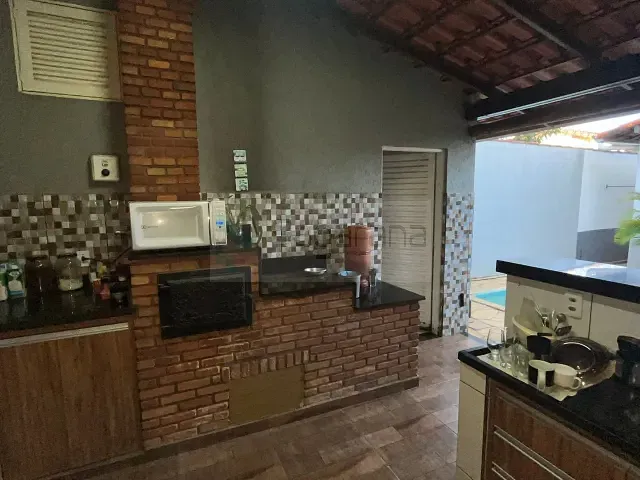 Casa 3 quartos e 3 banheiros, à venda, no bairro Santo Antônio em Patrocínio